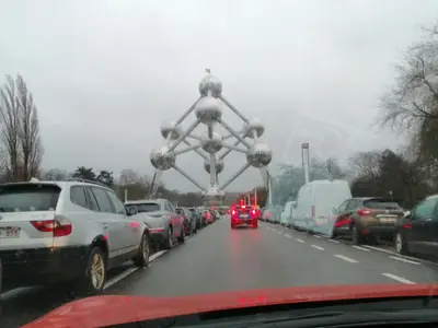 a group of cars parked on the side of a highway at nys willy in Grimbergen