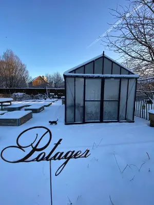 a greenhouse in the snow with the words blazer at B&B Aline Florentine - adults only - Luxury B&B - Chambres d'Hôtes - Zimmer Frei in Kortenberg