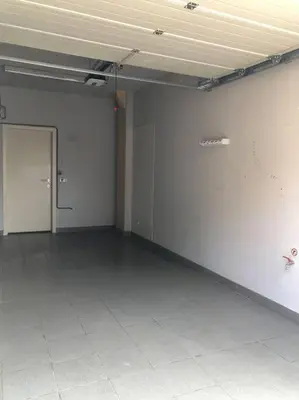 an empty room with a white wall and a door at Central Oasis near Brussels / Airport in Kortenberg