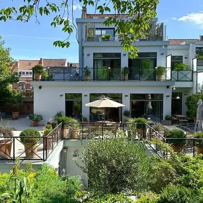 1000m2 villa with indoor pool