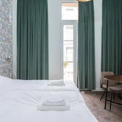 Room6 Van Lerius