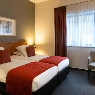 Budget Rooms by Ghent River