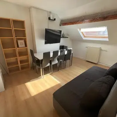 European District Apartment Thirteen