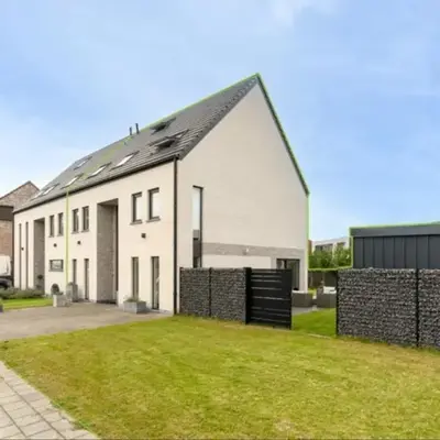 Espace moderne pouvant accueillir 3 personnes