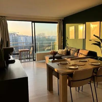 Central Apartment with City Park View and Terrace