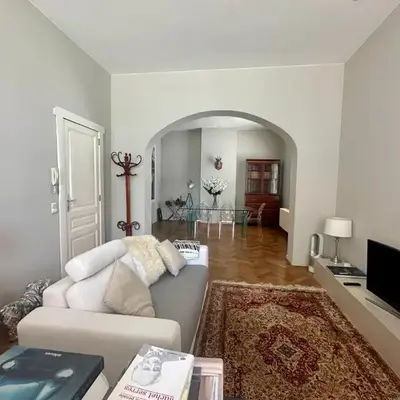 Beautiful luxurious 1 bedroom apartment in the heart of the European Quarter
