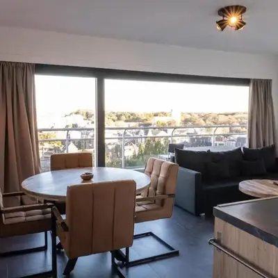 Jacuzzi & free parking at Andries Place