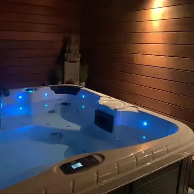 Sous un toit perché