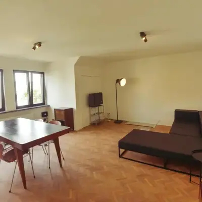 Top floor apartment at Saint Peters Station
