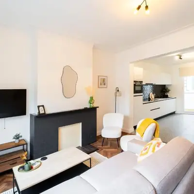 Family-Friendly 2-Bedroom Apartment in Antwerp
