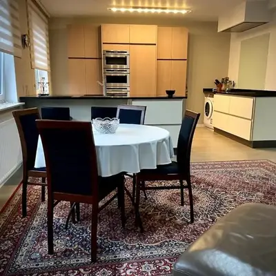 Modern 2-Bed Urban Apartment