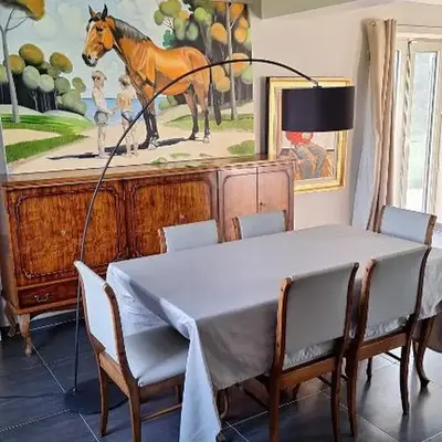 Peaceful Countryside Escape for Leisure or Work