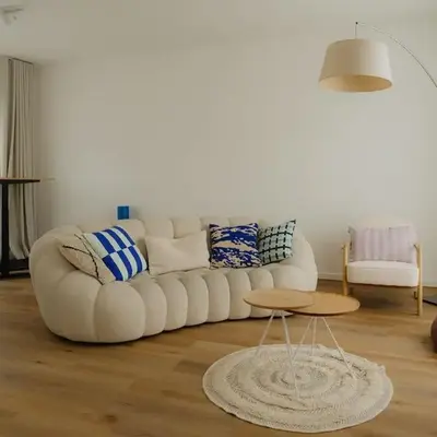 Boutique Guesthouse - Private Top floor - 3 rooms - host on site available