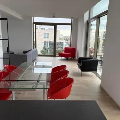 Top floor luxury with spectacular water views