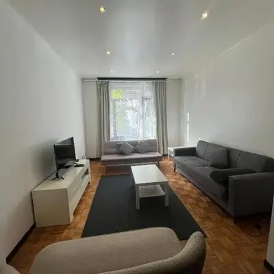 Midi Tracks Apartment