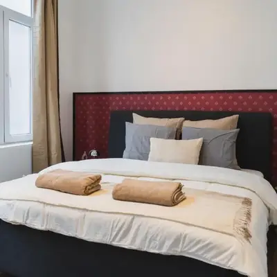 Lovely 1BR & 1LR Apartment