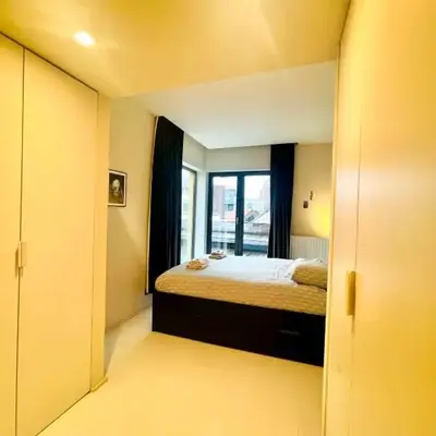 Elegant Central Apartment Quiet and Bright