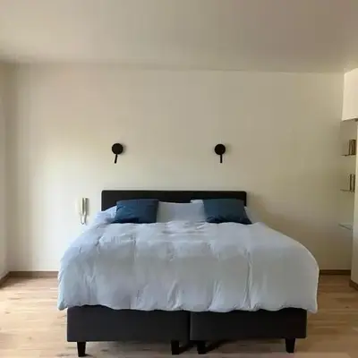 RS10 One-Bedroom Apartment