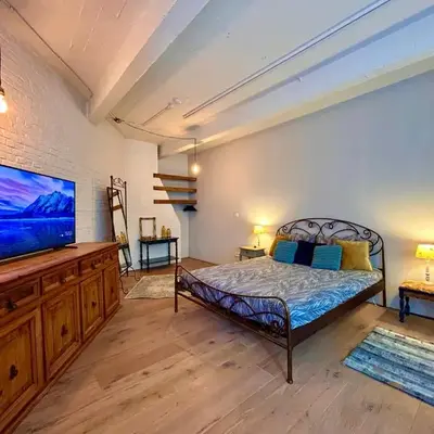 The Vintage Warehouse Room
