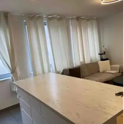 Apparemment 1 chambre