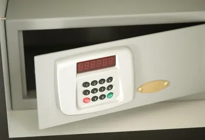 a white microwave oven with a control panel at B&B Interludium in Nijlen