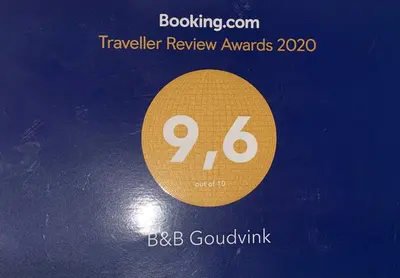 a yellow circle with the number eighty eight on it at B&B Goudvink in Schilde