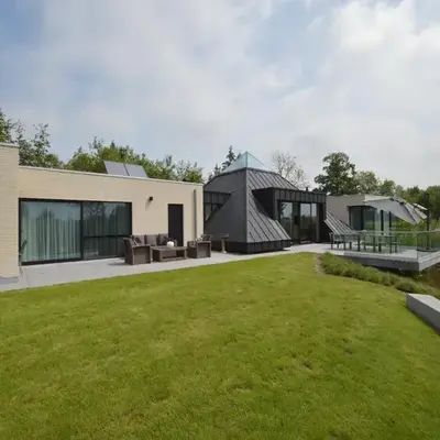 Lovely holiday home 'Walleken' with a pond