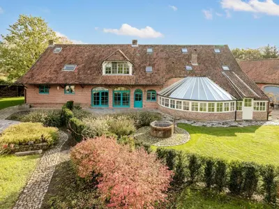 an aerial view of a house with a garden at Alverwege in Merksplas