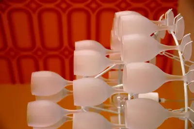 a bunch of white cups sitting on a table at B&B Hippo-Droom in Hoeilaart